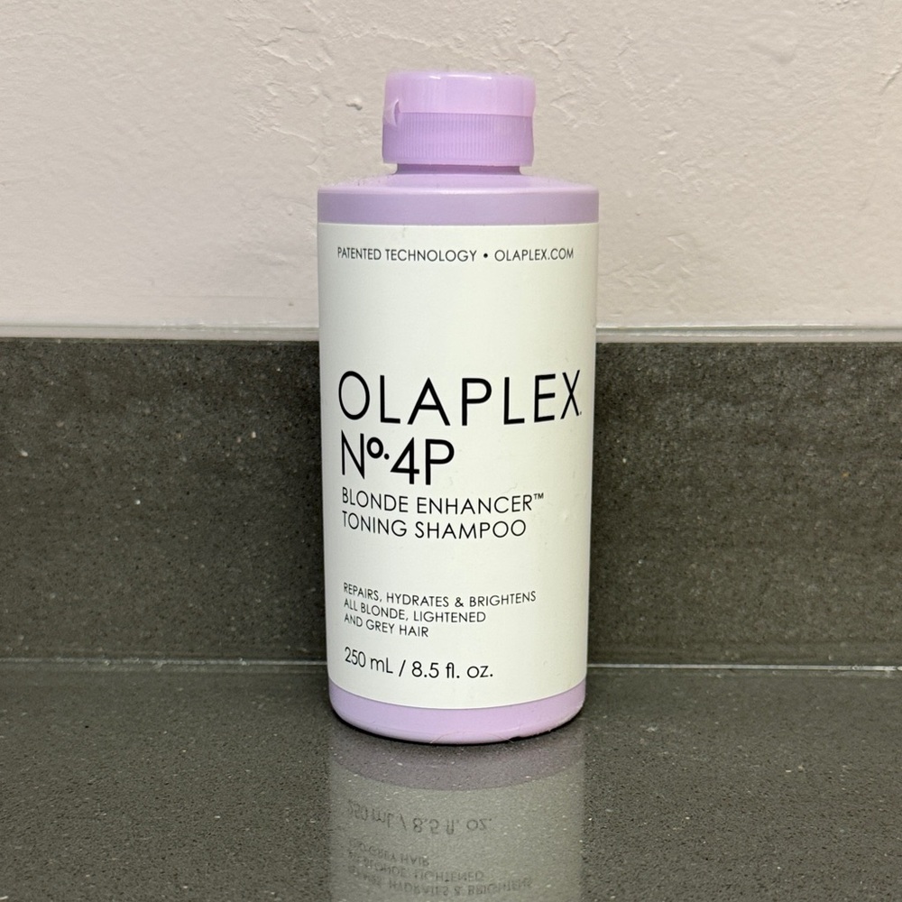 OLAPLEX No.4P Lavender Toning Shampoo